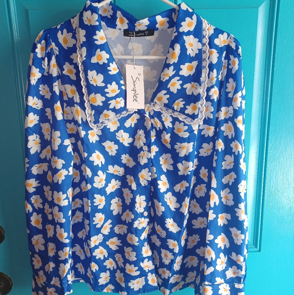 Womens Daisy Blouse Size Medium NWT